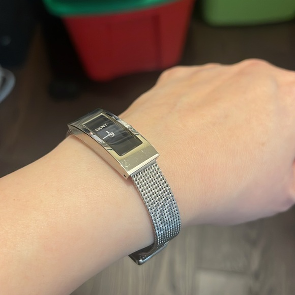 Authentic DKNY ladies bracelet watch mesh band - Picture 15 of 15